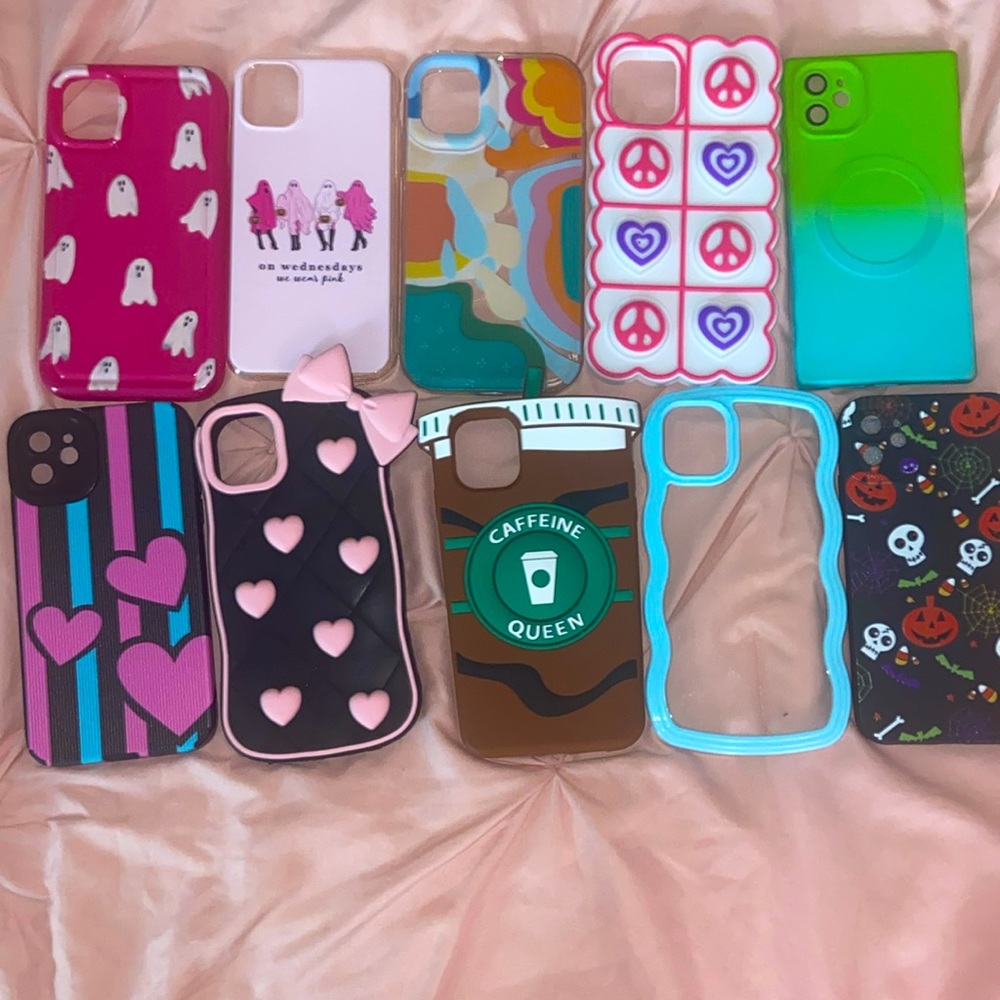 Bundle of (10) iPhone 11 / XR Phone Cases 📱